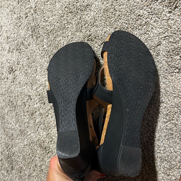 Strappy Black Short Wedge/Sandals like new - Picture 4 of 5